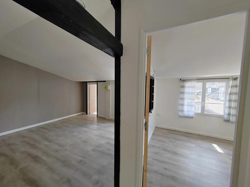 Appartement - 530 m² - 19 pièces