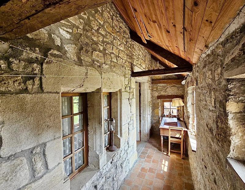 Maison - 273 m² - 11 pièces