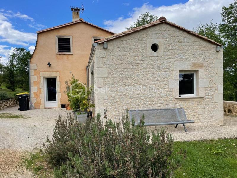 Propriété - 105 m² - 4 pièces