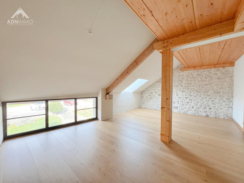Maison - 225 m² - 7 pièces