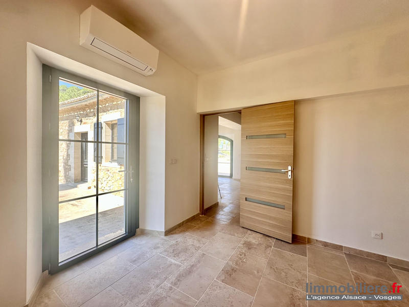 Mas - 300 m² - 9 pièces