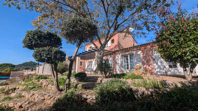 Villa - 145 m² - 6 pièces