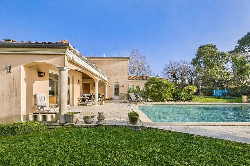 Villa - 177 m² - 6 pièces