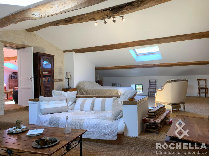 Maison - 362 m² - 8 pièces