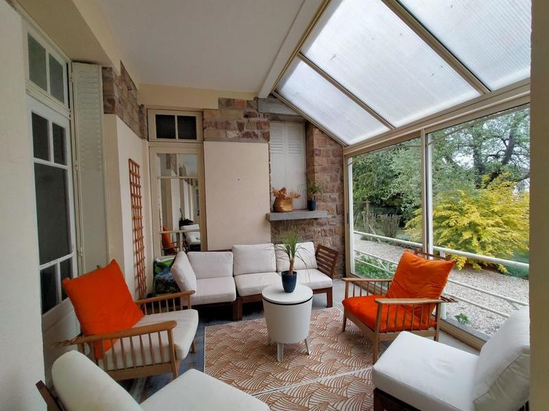 Propriété - 900 m² - 40 pièces