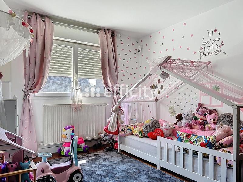 Maison - 240 m² - 7 pièces