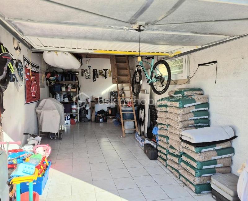 Maison traditionnelle - 122 m² - 6 pièces