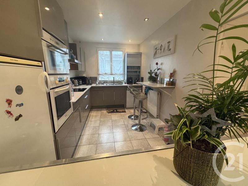 Maison - 84 m² - 4 pièces