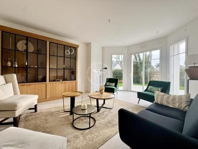 Maison - 180 m² - 7 pièces