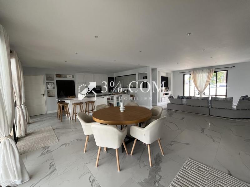 Villa - 185 m² - 6 pièces