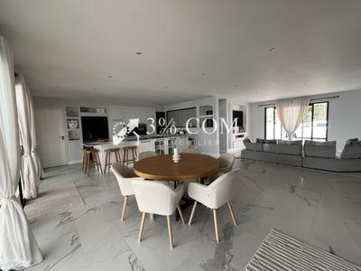 Villa - 185 m² - 6 pièces