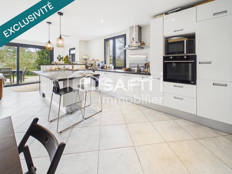 Maison - 140 m² - 6 pièces