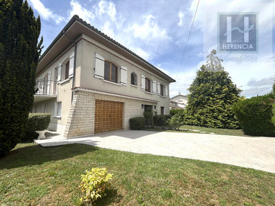 Maison - 179 m² - 6 pièces