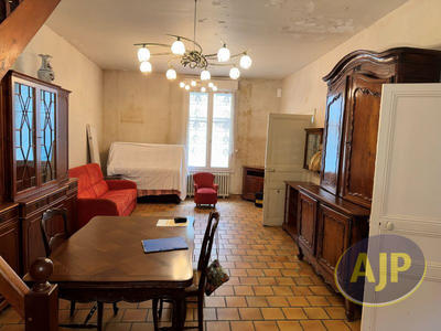 Maison - 121 m² - 6 pièces