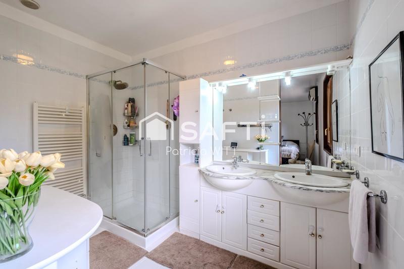 Maison - 215 m² - 7 pièces