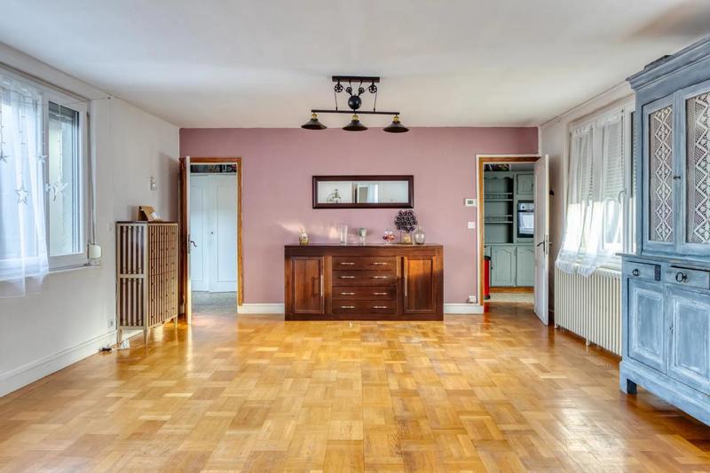 Demeure - 238 m² - 11 pièces