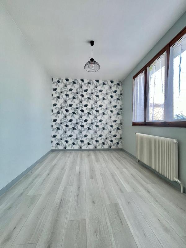 Maison - 140 m² - 9 pièces