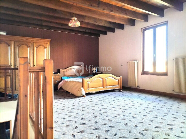 Maison en pierre - 212 m² - 7 pièces