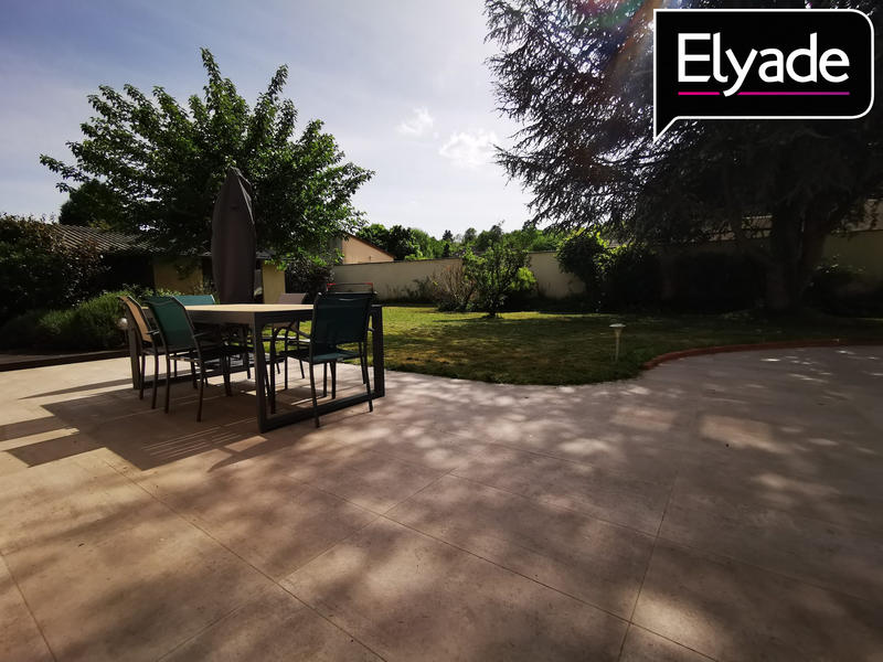 Maison - 202 m² - 6 pièces