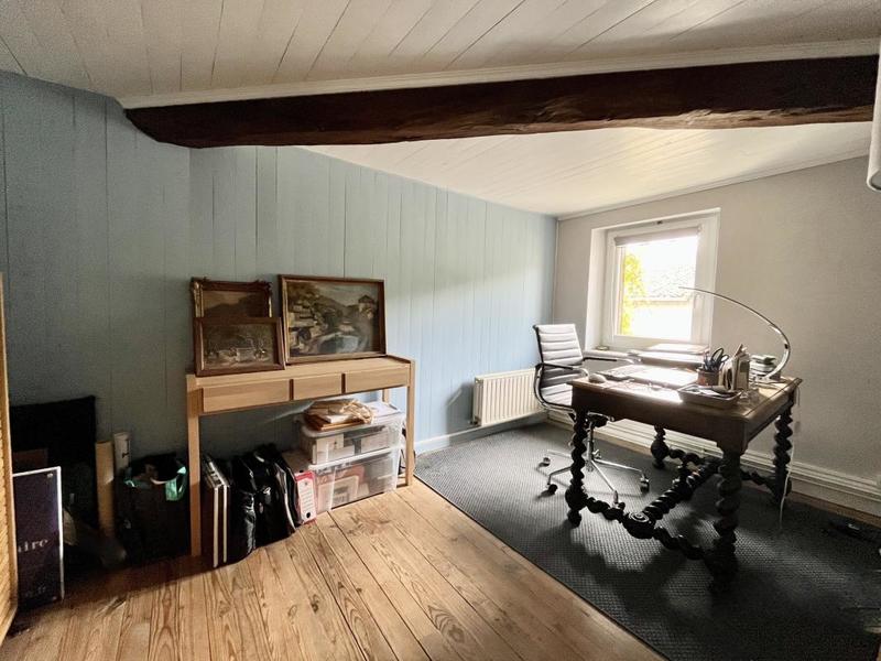 Maison - 204 m² - 7 pièces