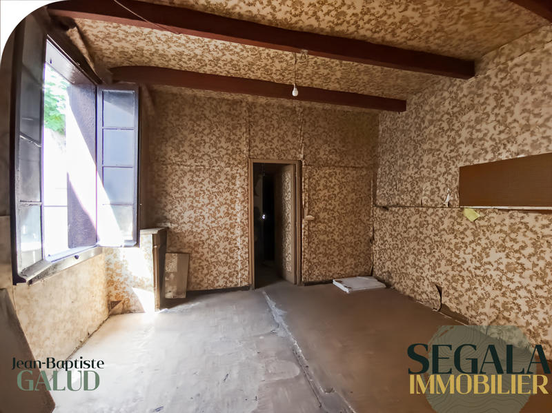 Maison - 220 m² - 8 pièces