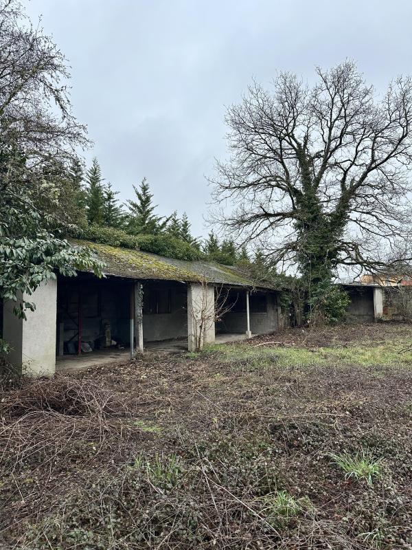 Terrain constructible - 1 500 m²