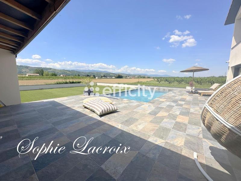 Maison - 191 m² - 7 pièces