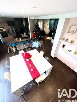 Maison - 144 m² - 8 pièces