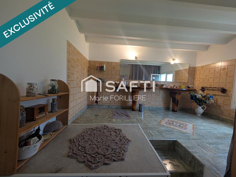 Maison - 216 m² - 9 pièces