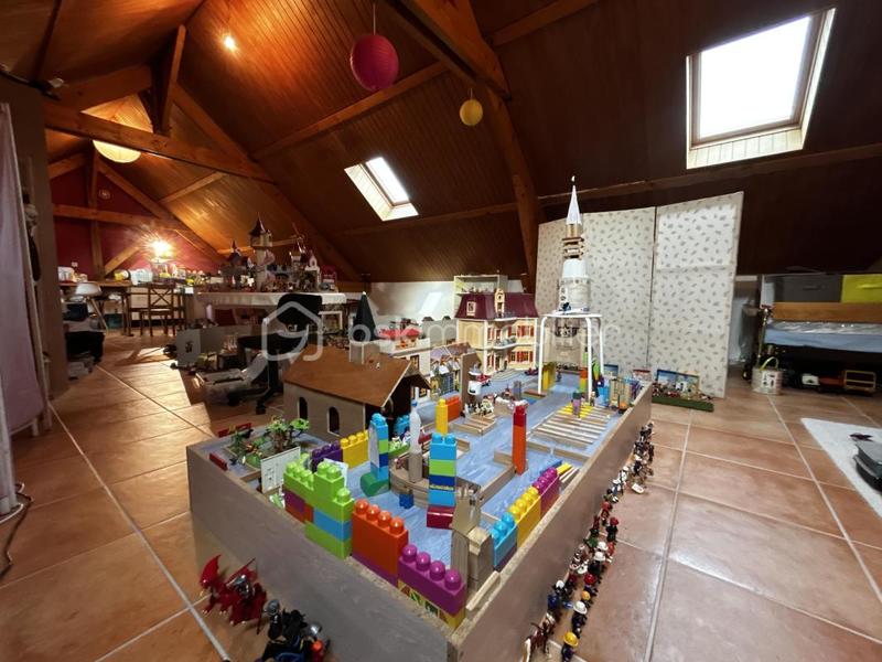 Propriété - 269 m² - 13 pièces