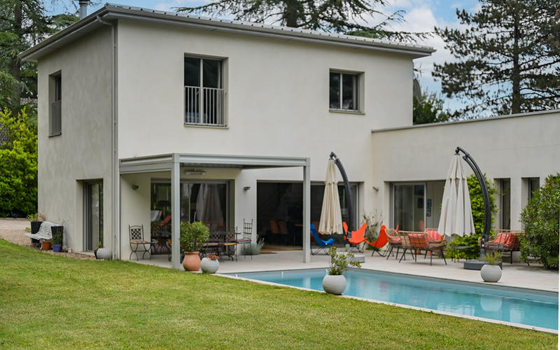 Maison - 230 m² - 7 pièces