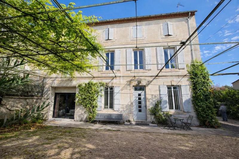 Maison de ville - 205 m² - 9 pièces