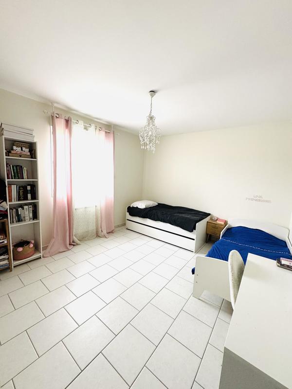 Pavillon - 144 m² - 7 pièces