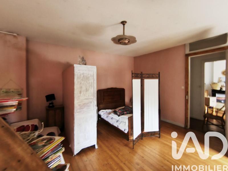 Maison - 221 m² - 8 pièces