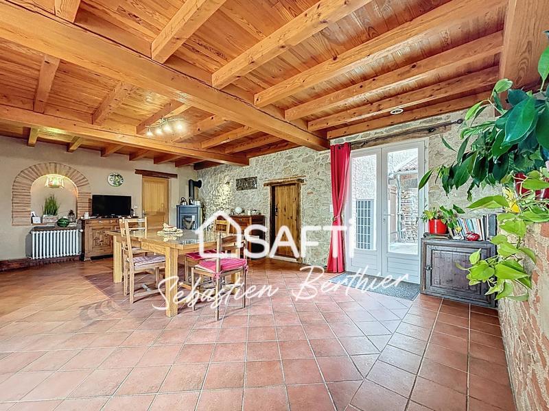 Maison - 237 m² - 7 pièces