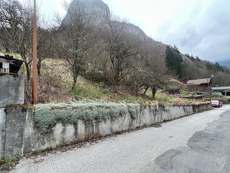Terrain constructible - 1 200 m²
