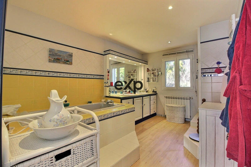 Villa - 225 m² - 7 pièces