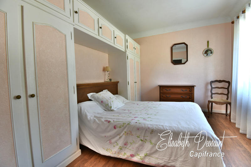 Villa - 234 m² - 10 pièces