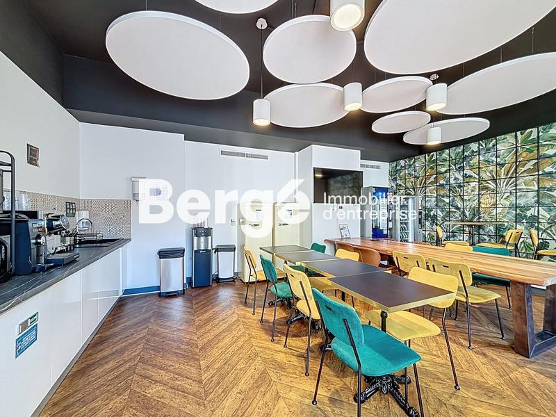 Bureau - 80 m² - 1 pièce