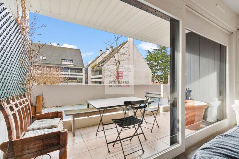 Appartement - 183 m² - 9 pièces