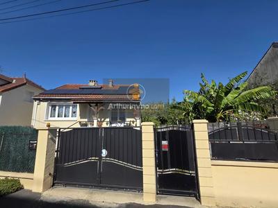 Maison - 85 m² - 6 pièces