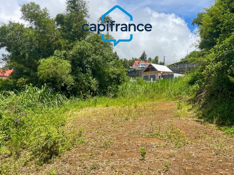 Terrain constructible - 1 800 m²