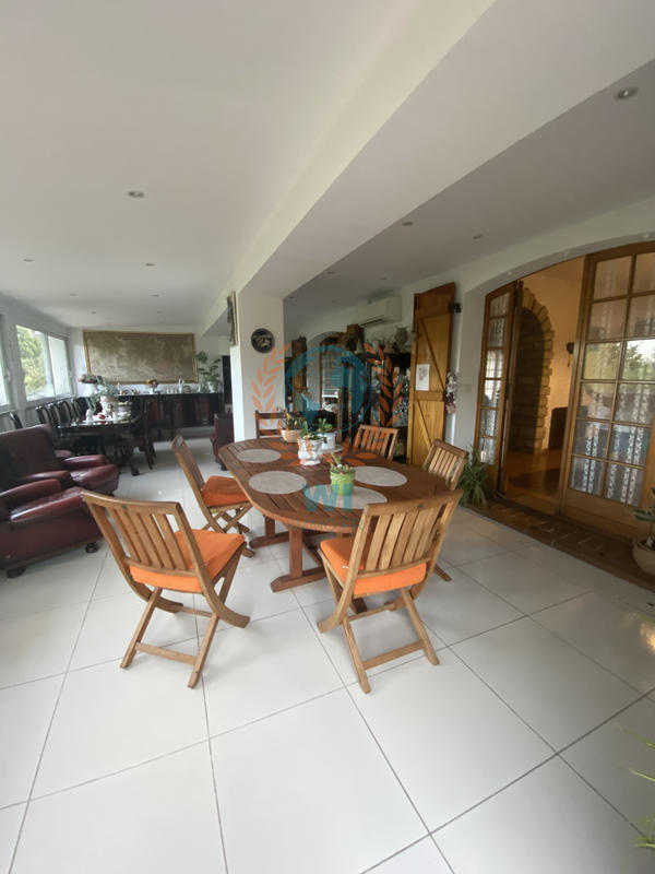 Maison - 420 m² - 17 pièces