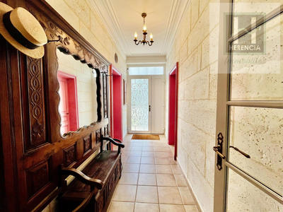 Maison - 253 m² - 7 pièces