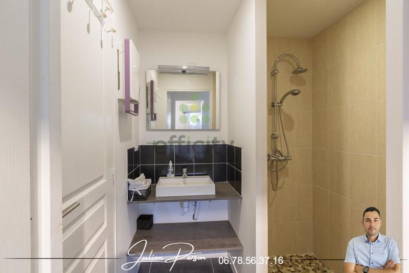 Maison - 249 m² - 11 pièces