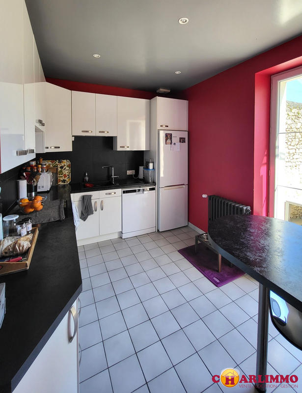 Maison traditionnelle - 178 m² - 7 pièces