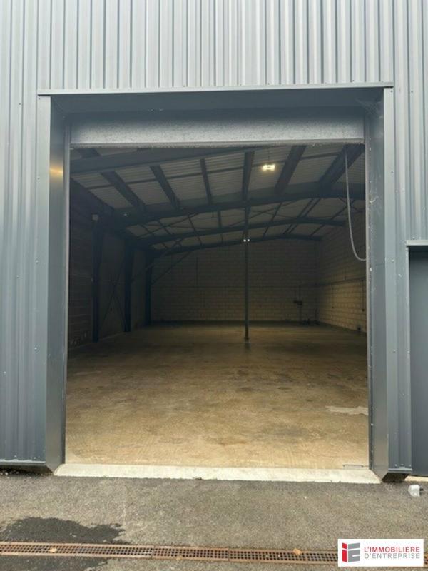 Local d'activité / Entrepôt - 255 m²