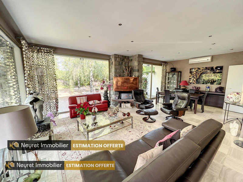 Villa - 225 m² - 8 pièces