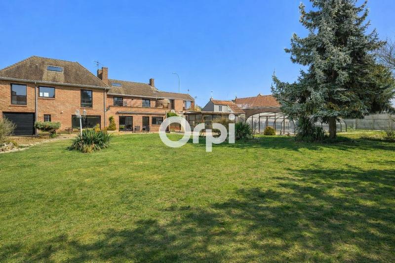 Maison - 250 m² - 6 pièces