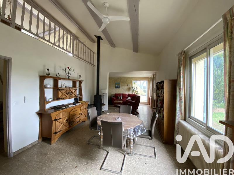 Maison - 212 m² - 9 pièces